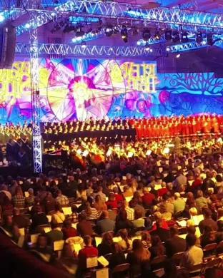 The Christmas Show: Home For The Holidays